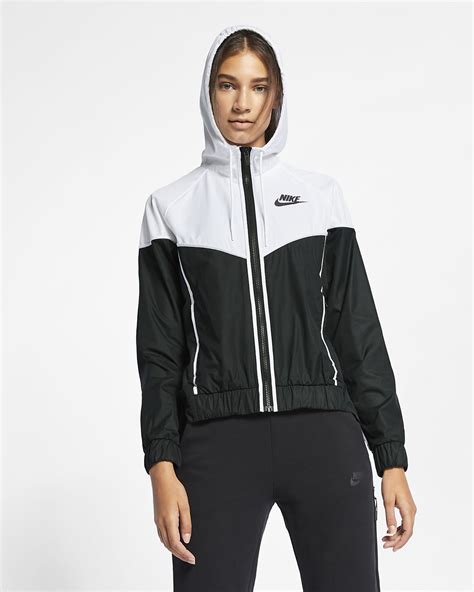 nike windrunner women.